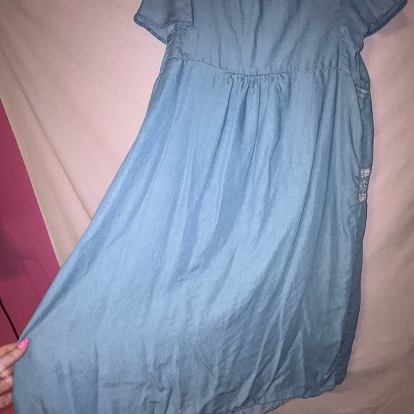 Old Navy Light Blue Midi Dress with White Embroidery - Picture 4 of 9